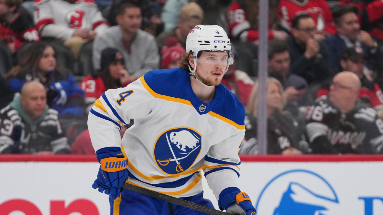 Blackhawks trade No. 4 pick in NHL Draft to Sabres for Byram, Greenway