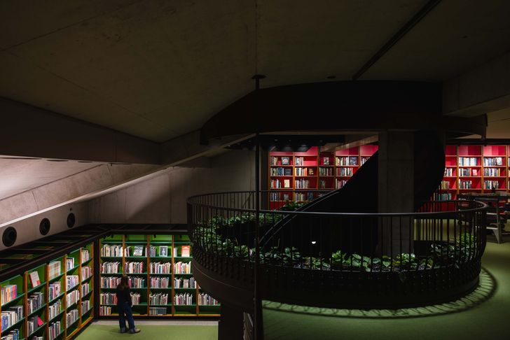 The architecture and main interior fitout of Phrontisterion has been designed by architect Nonda Katsalidis.