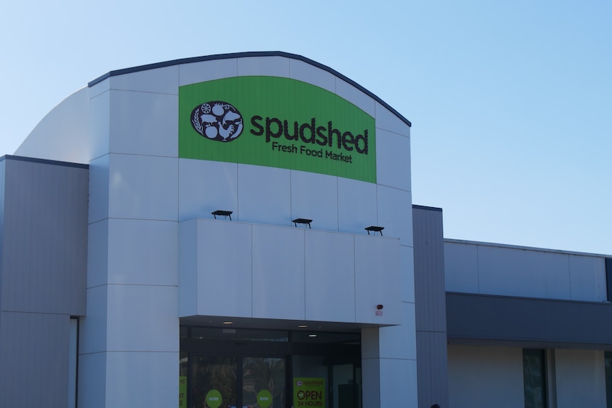 The entrance of the Spudshed outlet in Bunbury WA