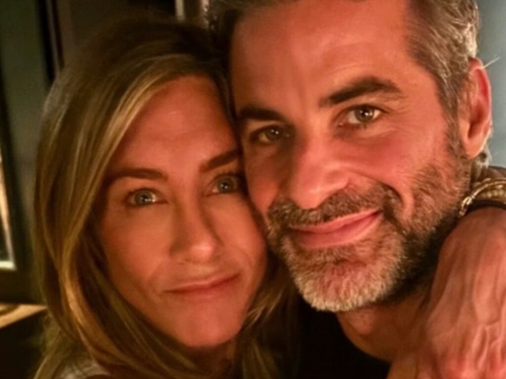 Jennifer Aniston’s boyfriend Jim Curtis pulls New York City home from market