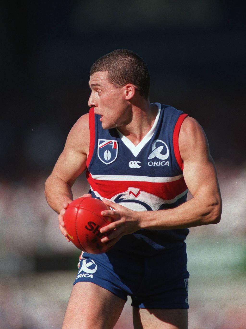 April 5, 1998. Western Bulldogs v Carlton. Bulldog Paul Dimattina. p/l /afl