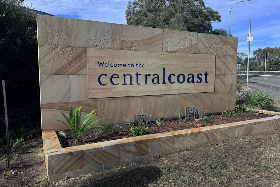 The Kariong sign after it was restored by volunteers.