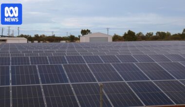 Windorah's new solar farm and battery system expected to cut diesel usage by half