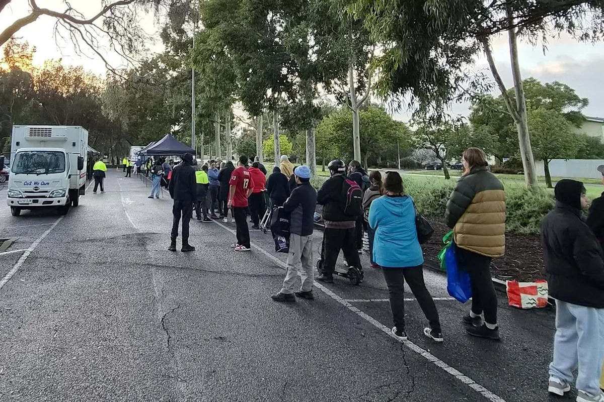 Aussies queue from 1am for basic groceries as cost-of-living crisis deepens: 'A lot busier'