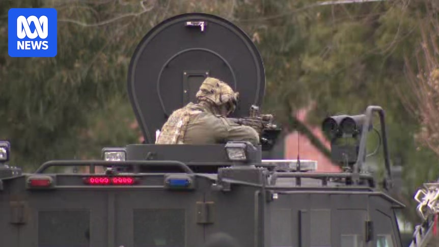 Armoured police vehicle deployed to siege in Spotswood in Melbourne's inner west