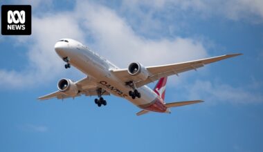 Qantas axes Alice Springs-Melbourne route, restricts flights between Darwin and Singapore to peak season
