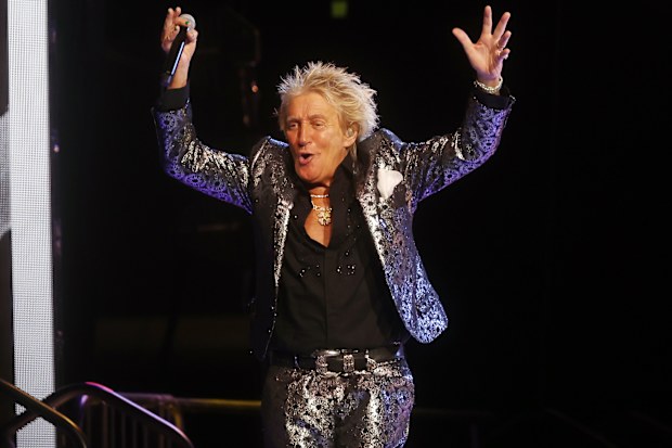 Rod Stewart performs at Mortgage Matchup Center on June 08, 2026 in Phoenix, Arizona