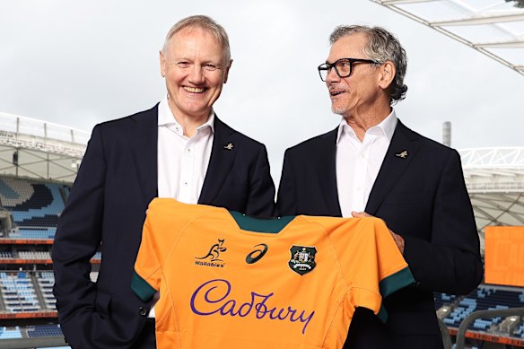 Current Wallabies head coach Joe Schmidt (left) and incoming head coach Les Kiss.
