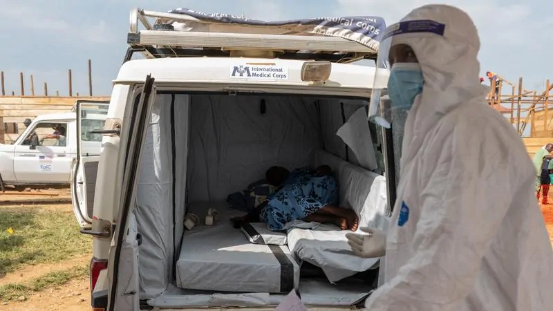 Ebola outbreak: Armed attackers at health centre in the Democratic Republic of the Congo removes woman, child