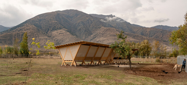 Designing for Chickens: Rethinking How Humans and Animals Share Space - Image 46 of 50