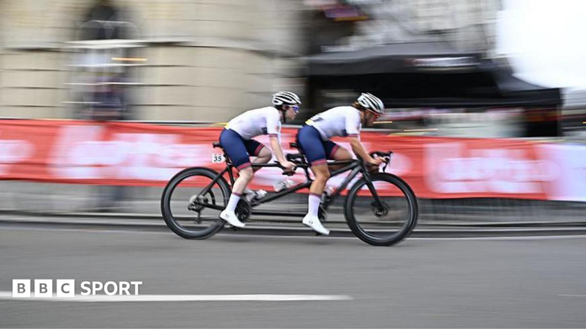 Sophie Unwin on the back of the GB tandem with Jenny Holl at the front