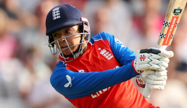 Recalled Dunkley stars as England smash Scotland