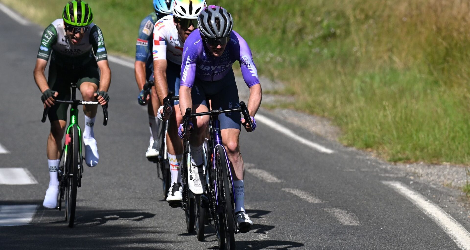 German National Championships: Felix Engelhardt chases back onto break in final kilometres to win first elite men’s road title
