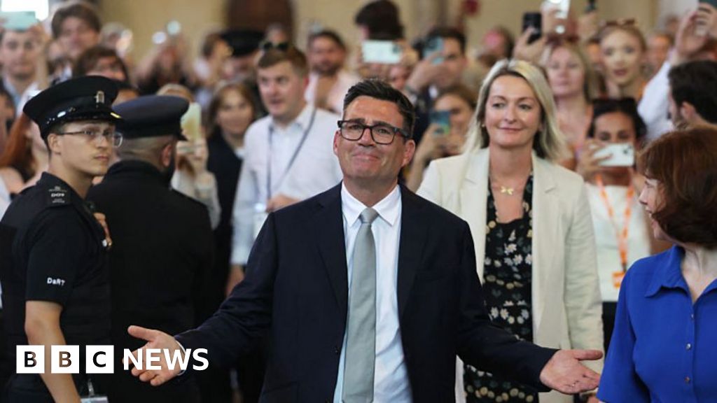 Labour MPs mull leadership challenge to prevent Burnham 'coronation' - BBC