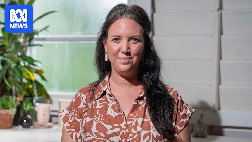 NT government cancels controversial $1.1 million private midwife contract with Claire Marks