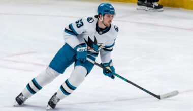 Ostapchuk signs 4-year, $9.4 million contract with Sharks