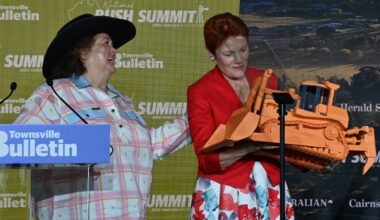 Gina Rinehart gifts Pauline Hanson a 'beautiful' orange bulldozer as she calls for an end to bureaucracy and government waste