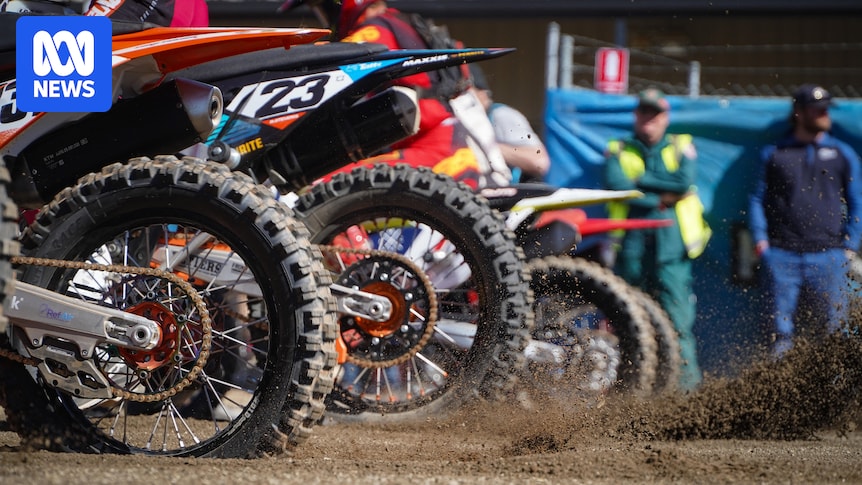 Finke Desert Race motorbike rider dies on first day of outback competition from Alice Springs