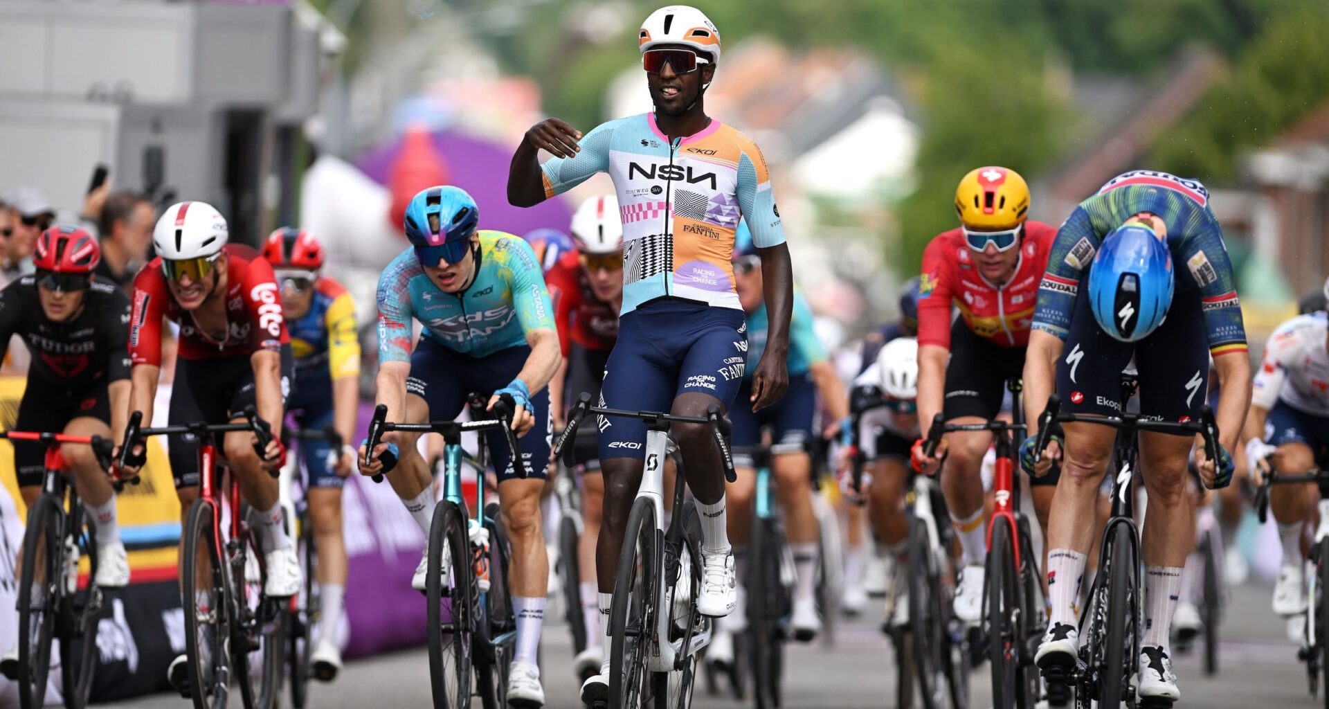 Baloise Belgium Tour: Biniam Girmay wins opener in hotly contested bunch sprint