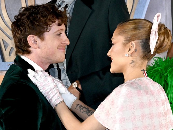 Ethan Slater and Ariana Grande.