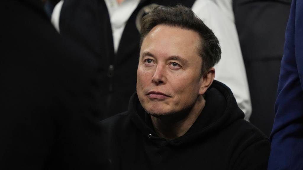 Australia rolls out the red carpet to over-hyped SpaceX IPO