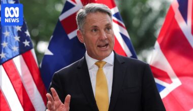 Defence Minister says Australia could still buy five US submarines under AUKUS