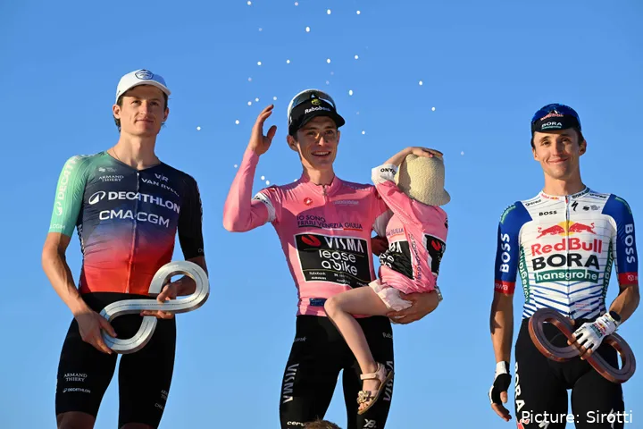 Gall joined Jonas Vingegaard on the 2026 Giro podium
