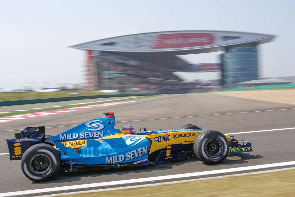 Alonso's 2005 title-winning Renault, which boasted a screaming V10