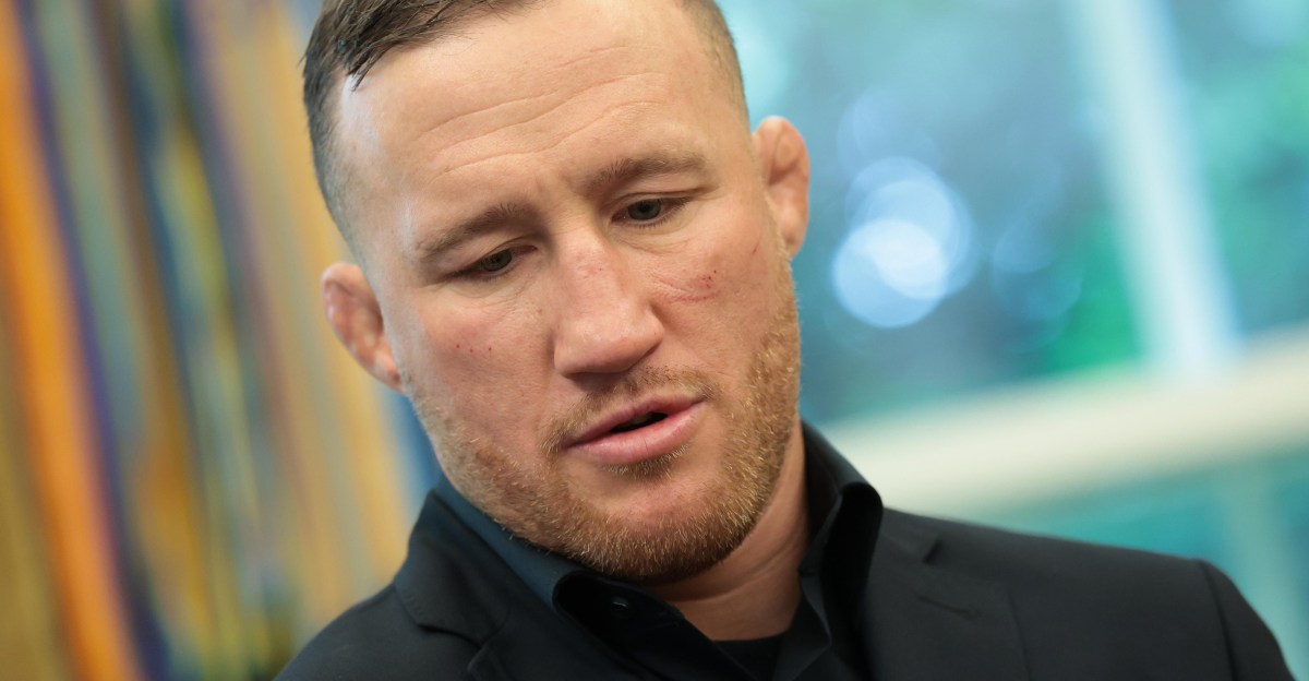 Sean Strickland Calls Justin Gaethje Spineless B*tch