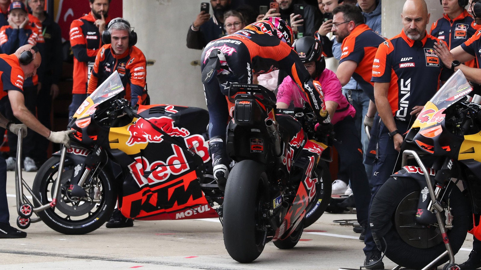 Enea Bastianini, bike swap, MotoGP 2026. 