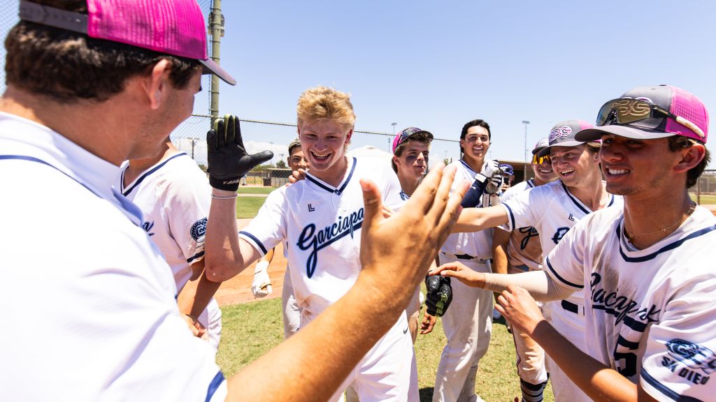 T6yhipEw