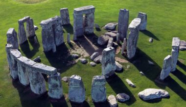 Stonehenge's Altar Stone Mystery Points to an Epic Human Journey : ScienceAlert