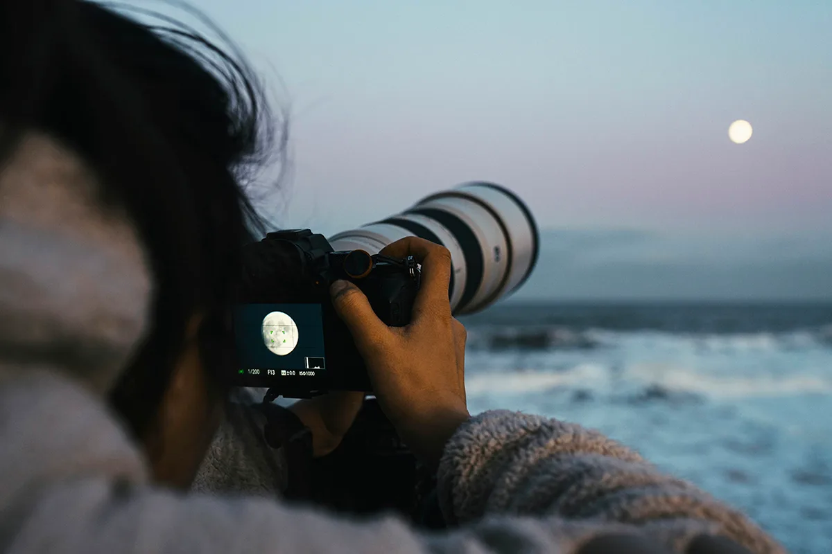 How to photograph the Moon. Credit: Rawpixel / Getty Images