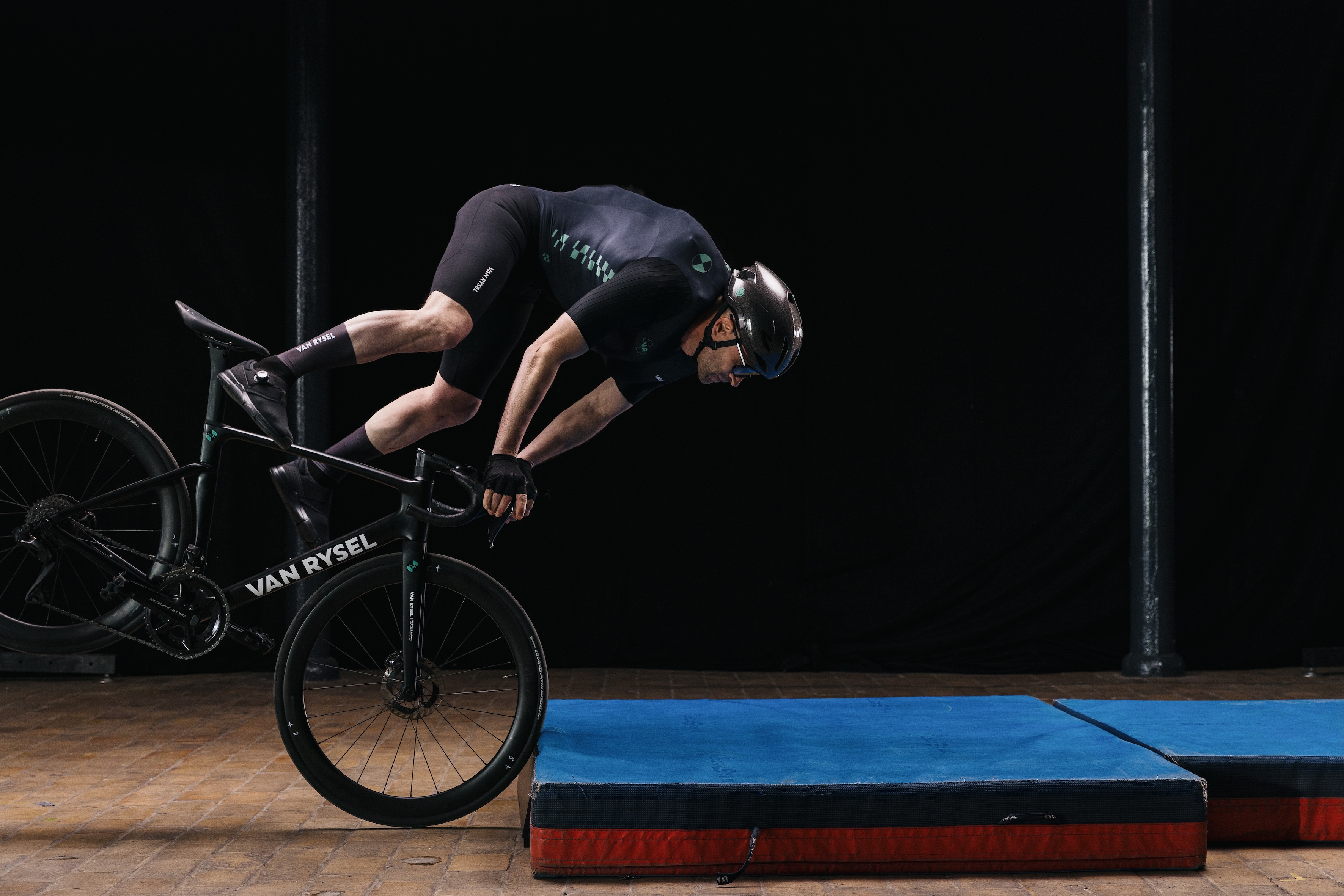 rider demonstrates Van Rysel Project Airbag
