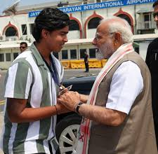 LankaWeb – How India rejoice and felicitate their Cricket stars while in stark contrast Sri Lanka sideline ingenuity and Cricket thinkers who transformed the game forever is deeply unsettling