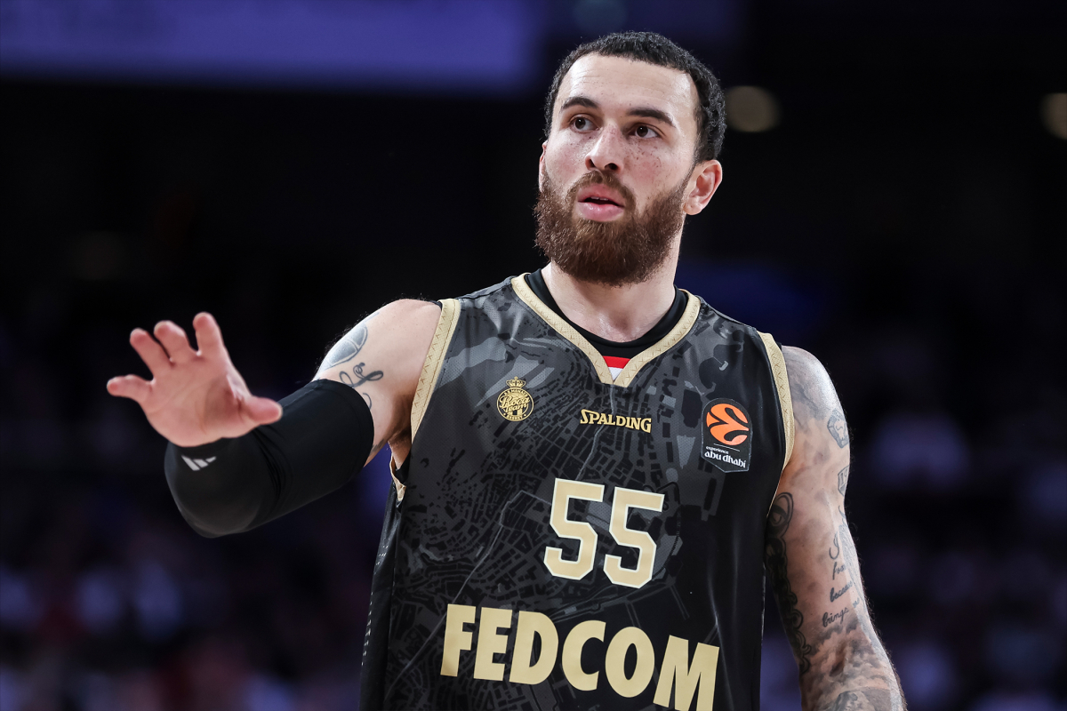 Mike James sees one problem with Greek basketball after Finals Game 1