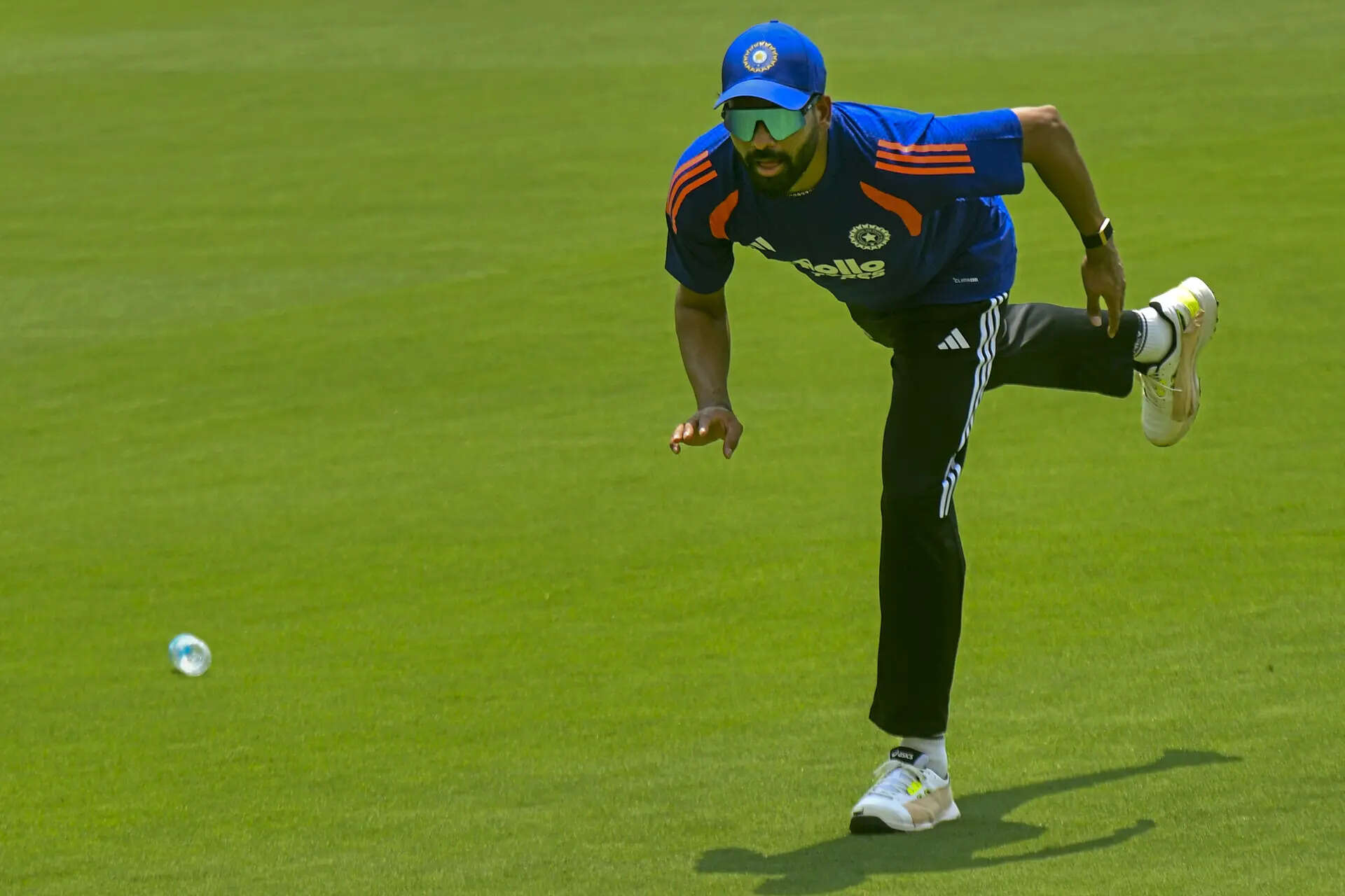 Mohammed Siraj during a practice session ahead of the one-off Test between India and Afghanistan in Mullanpur. (PTI) IND vs AFG: Test-practice