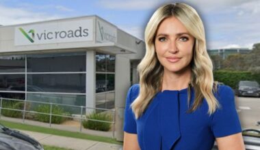 'Front up': Jacqui Felgate calls out VicRoads over website 'debacle'