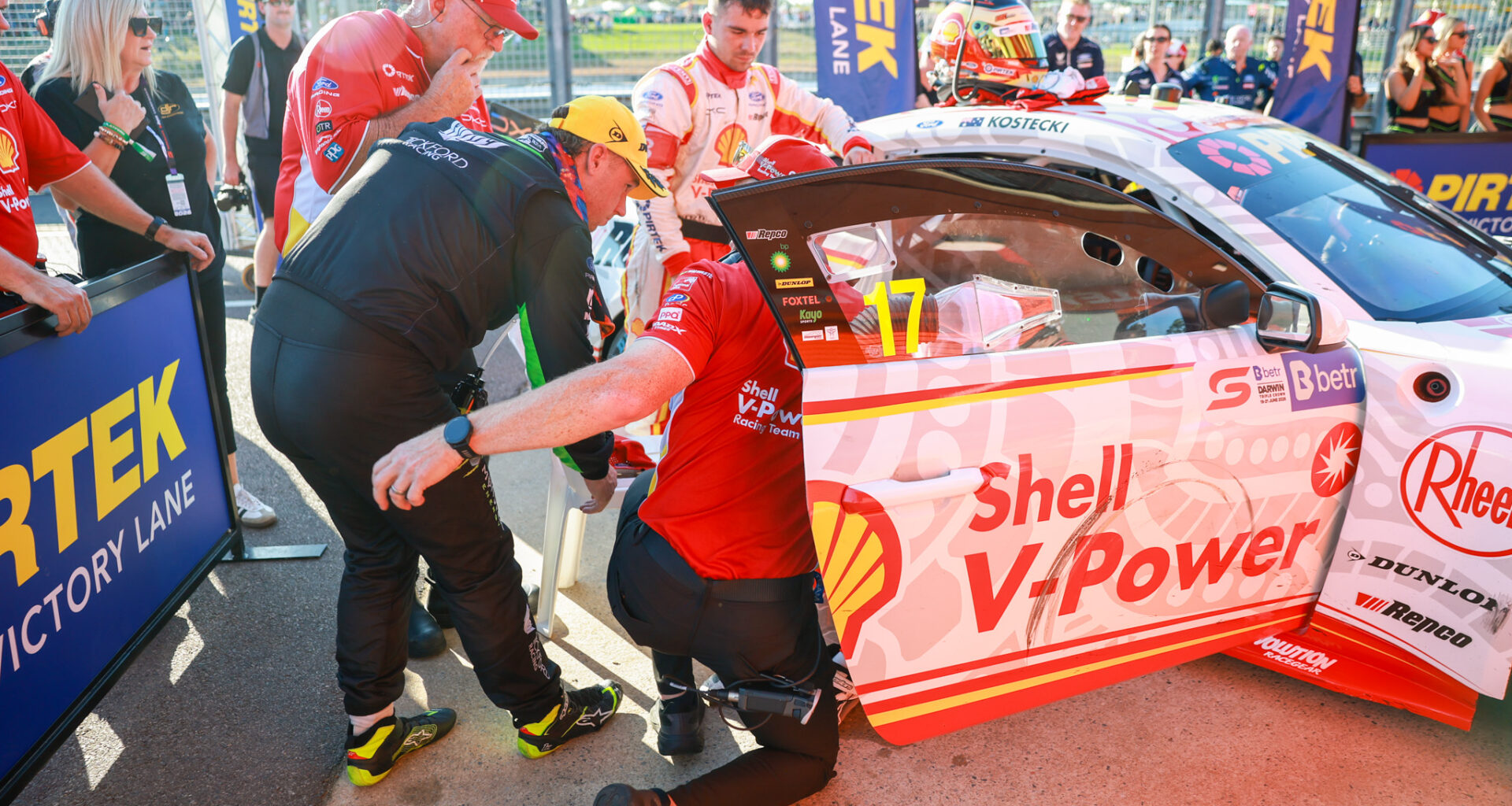 Kostecki, Randle treated and released after Race 18 - Supercars