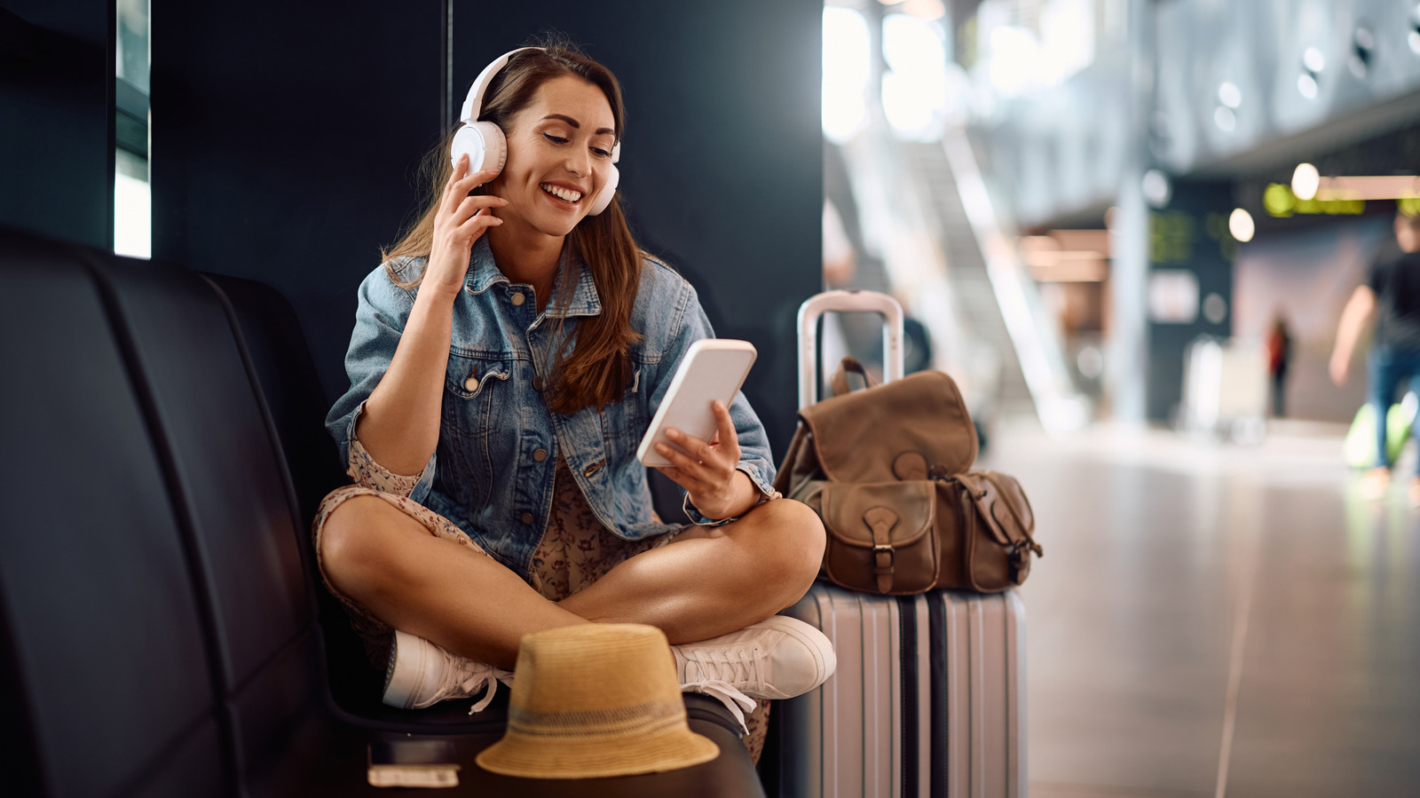 9 Useful Gadgets For Passing Time At The Airport