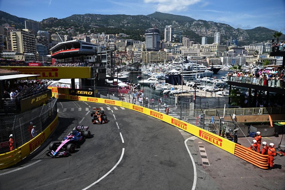 Lando Norris, McLaren, Pierre Gasly, Alpine