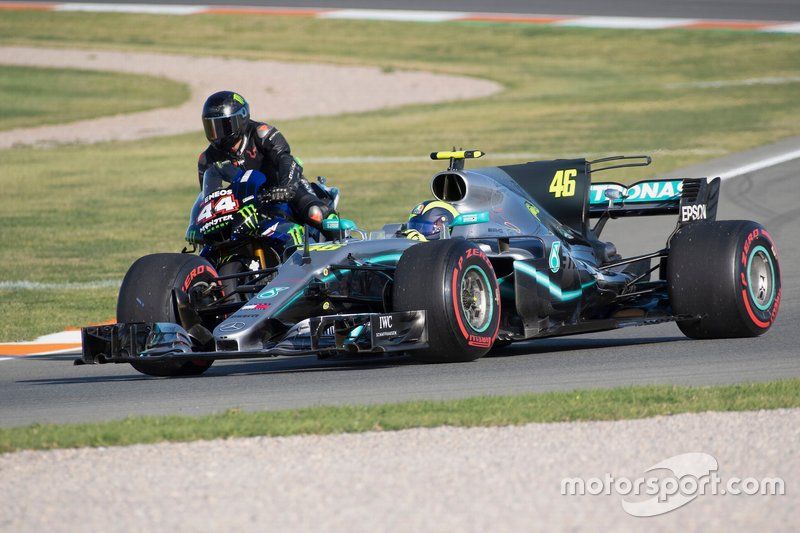 Lewis Hamilton, Yamaha MotoGP YZR-M1, Valentino Rossi, Mercedes-AMG F1 W08