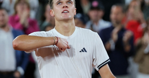 Resilient Mensik into first Grand Slam semifinal