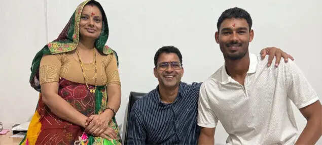 Mukul with his father and mother (Imag credit: Special arrangement)