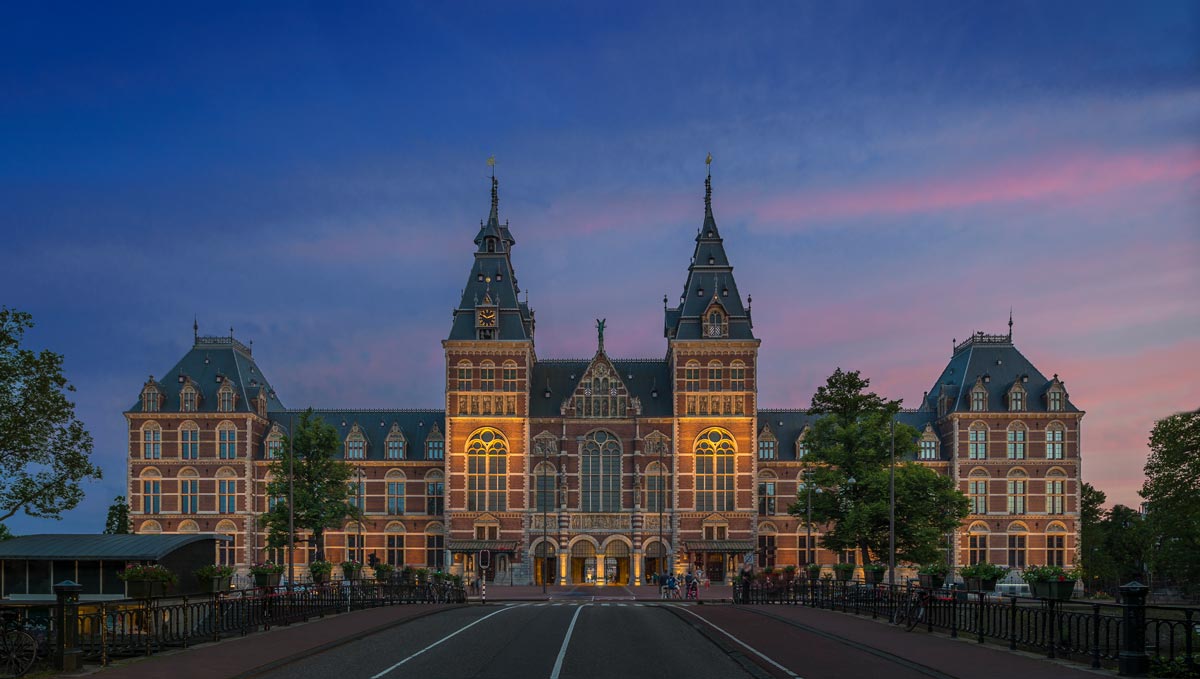 The front entrance of the Rijksmuseum in Amsterdam, viewed from the city side.