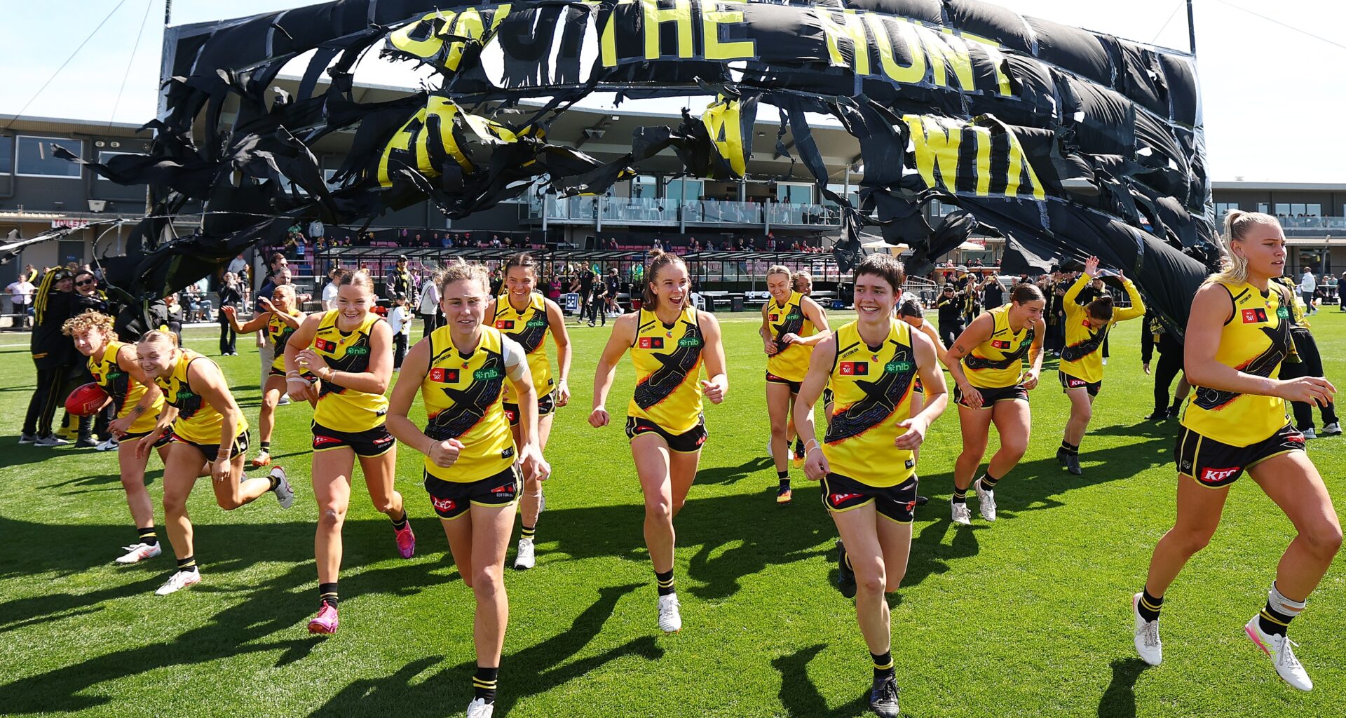 Oval, stadium, park: How AFLW venues impact game style