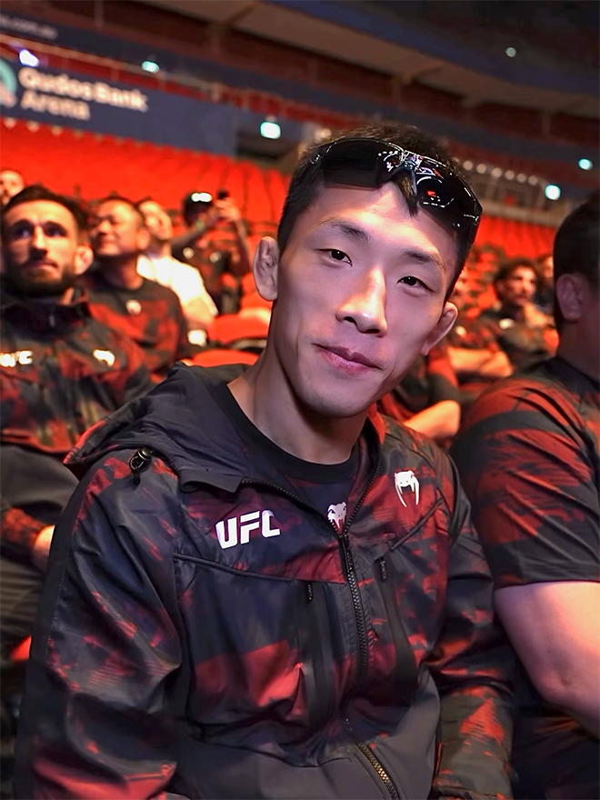 "Physical: 100" Kim Sang-wook is interviewing in Korean before the public relay event for the Sydney Superdome Road to UFC season 4 lightweight finals in January 2026. If the Asian talent search project RTU is won, it will sign a formal contract with the UFC. Photo = TKO