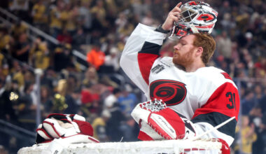 Andersen replaced to start 3rd period for Hurricanes in Game 3 of Stanley Cup Final