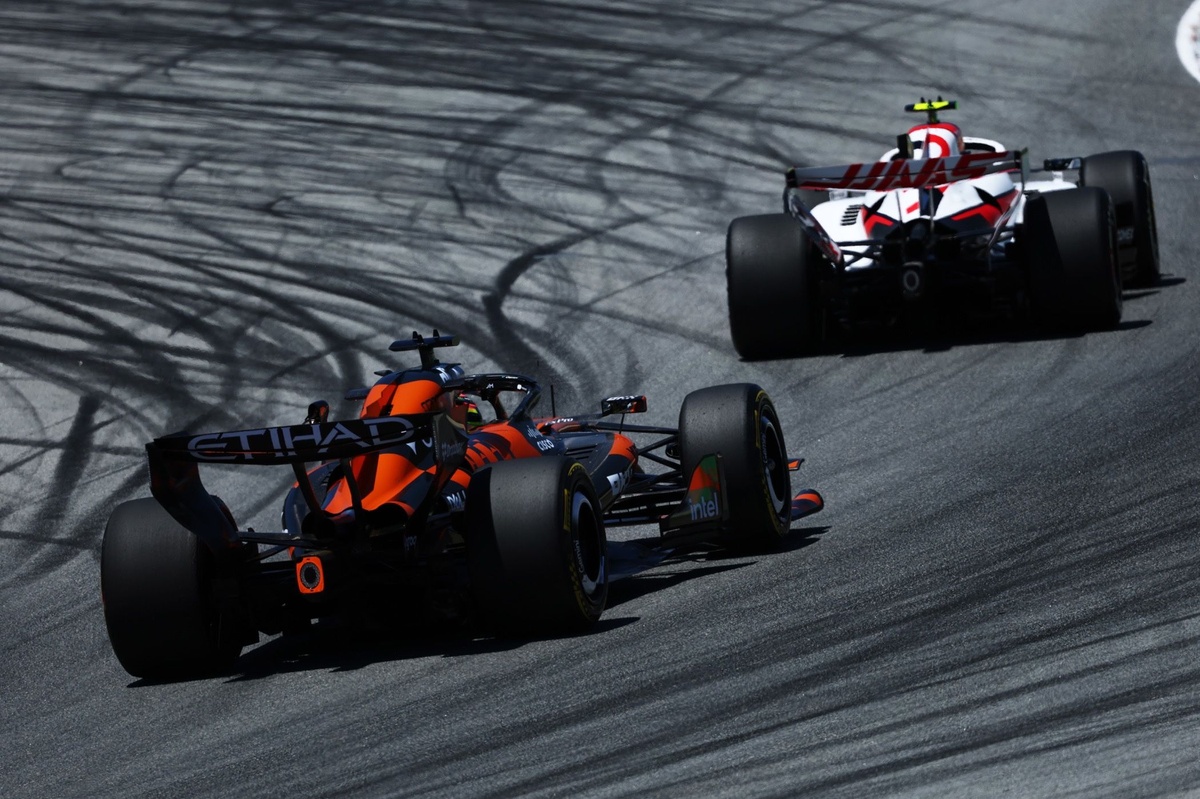 LIVE: F1 Barcelona GP commentary and updates - Russell leads FP1 with seven rookies in action | Live text