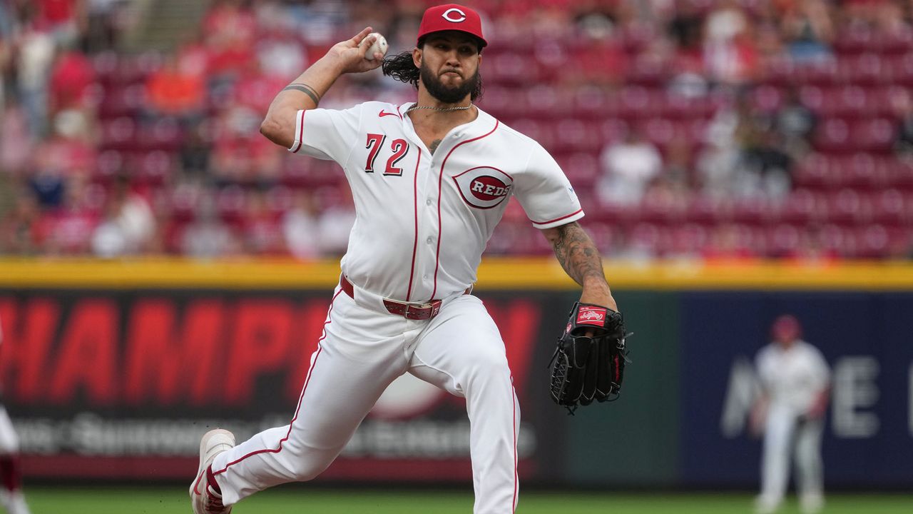 Cincinnati Reds pitcher Lyon Richardson delivers during the first inning of a baseball game against the Kansas City Royals, Monday, June 1, 2026, in Cincinnati. (AP Photo/Kareem Elgazzar)